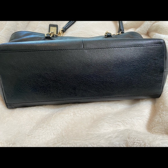 Coach - Picture 4 of 9